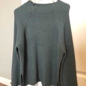 Blue sweater turddle neck